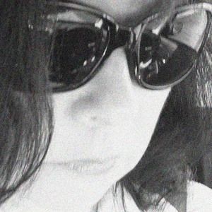 Meet your Posher, Elaine